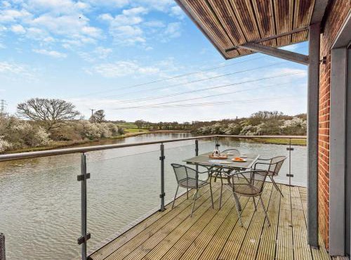 4 Bed in East Cowes 94556