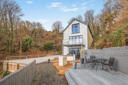 4 Bed in Goodwick oc-s34887