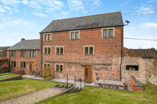 4 Bed in Heywood oc-t29040