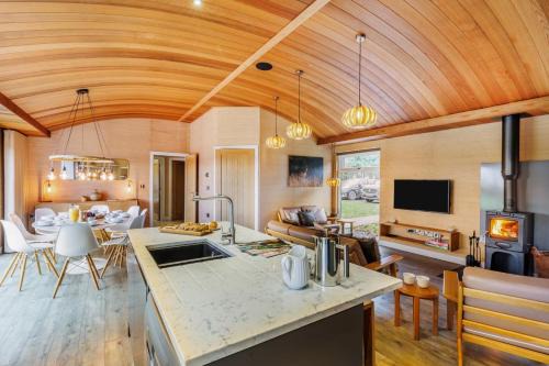 4 Bed in Llansanffraid oc-p30384