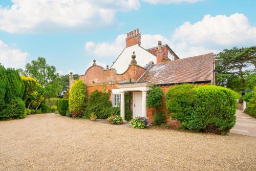 4 Bed in Scarborough oc-sa870