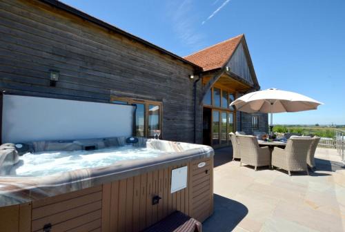 4 Bed in Tenterden oc-tn608