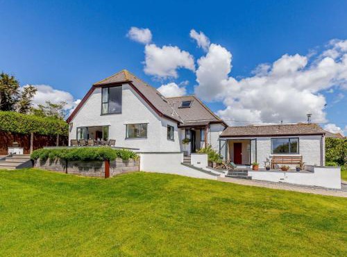 4 Bed in Wembury 81118