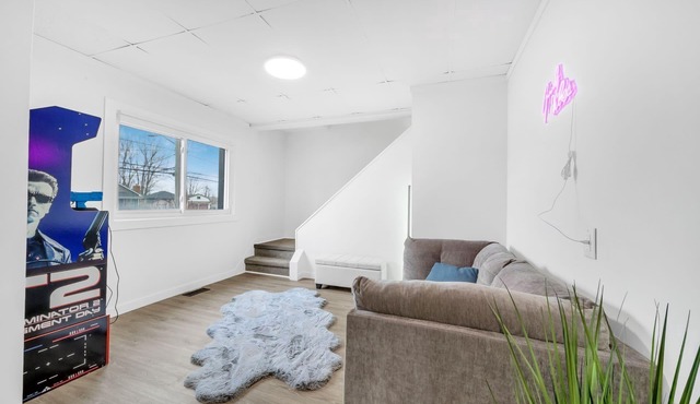 4 bed Lasalle getaway fully renovated