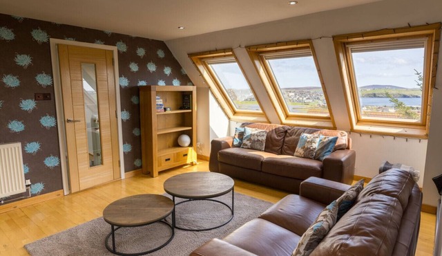 4-Bed Lerwick Home, Sea View, Wood Stove