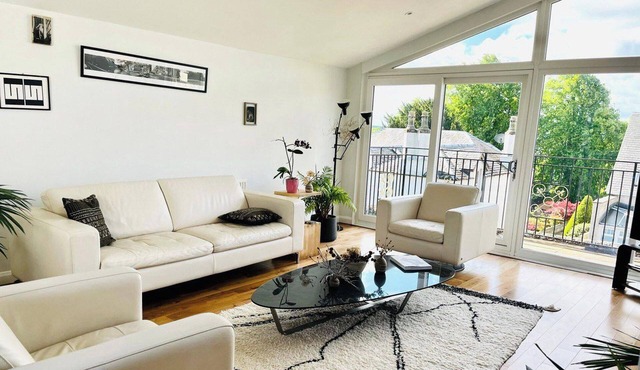 4-Bed Seaside Dream House - Sleeps 8 & Parking