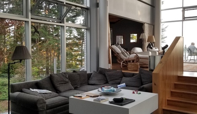 4 Bed (Sleeps 8) persons Vacation Rental with cottage, private dock and beach.