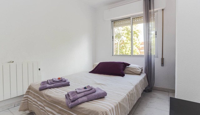 4 Bed-Sleeps 6-Garden-Balcony-Pets