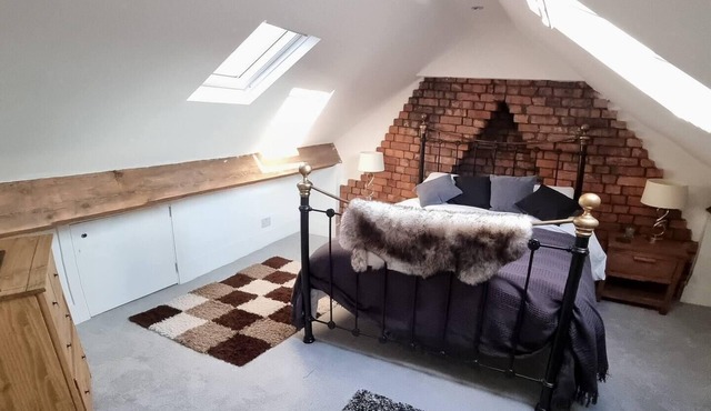 4 Bed Townhouse-Sleeps 7-Garden-Pets-Valley View