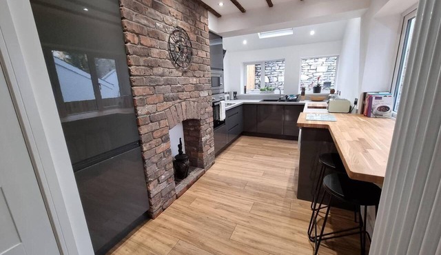 4 Bed Townhouse-sleeps 7-garden-pets-valley View