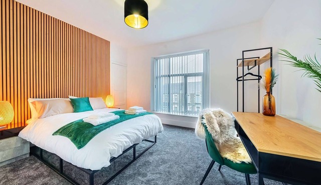 4 Bed townhouse Swansea city centre