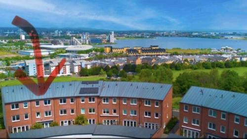 4 bed Townhouse with spectacular views 4 miles from Cardiff 10min drive or train journey to city centre