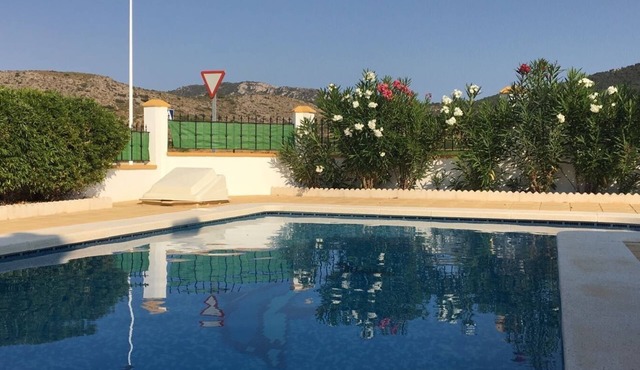 4 BED VILLA SPAIN 25 MIN FROM ALICANTE AIRPORT Minimum of 7 nights only