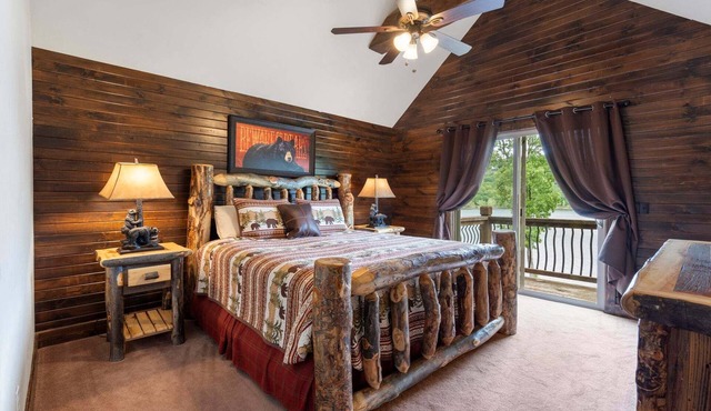 4 Bed Villa @ Chalets Resort ★ Unforgettable Lakefront View! Family Friendly!
