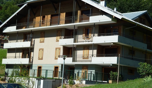 4 bedroom, 2 bathroom apartment next to ski lift in Saint Gervais