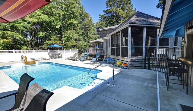 4 bedroom 2.5 bath home with Private Pool in Bethany Beach in Pond Acres!, Beach town, Private Pool and more!