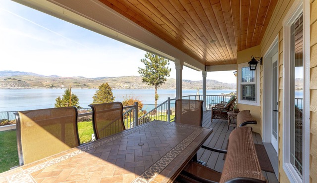 4 bedroom, 2.5 bath featuring commanding views of the crystal clear waters of Lake Chelan!
