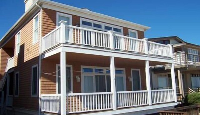 4 bedroom 2.5 bath updated condo!