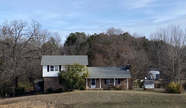 4 Bedroom 2.5 bath 2600 Sq. foot home master down stairs, faces west!