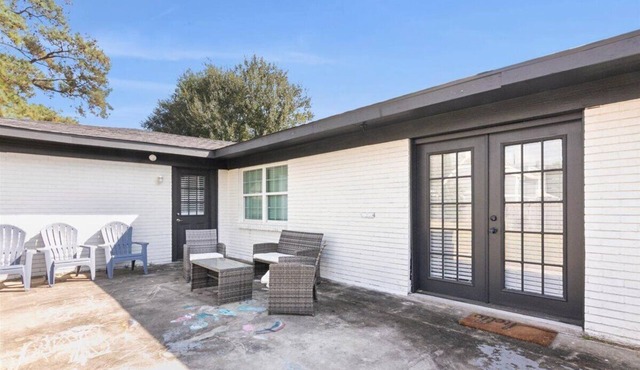 4 bedroom 2 bath home in Bridge City