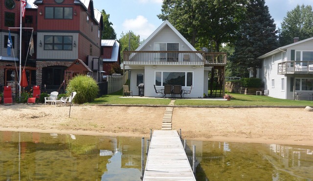 4 Bedroom 2 Bath Home on All-Sports Eagle Lake