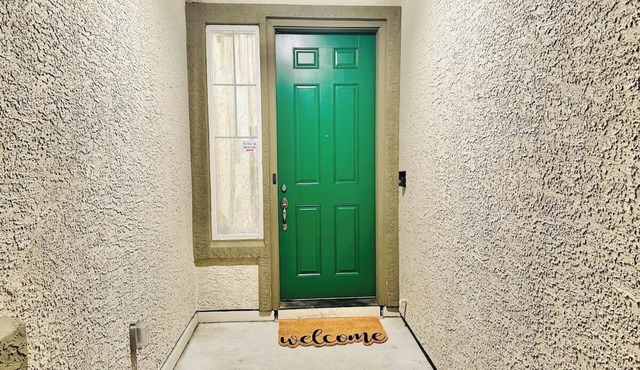 4-Bedroom/2-Bath/Pet OK/Sleeps13