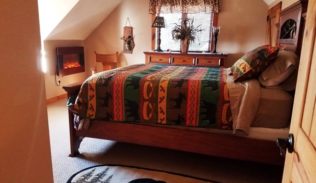 4 Bedroom 2 Bath rustic cabin