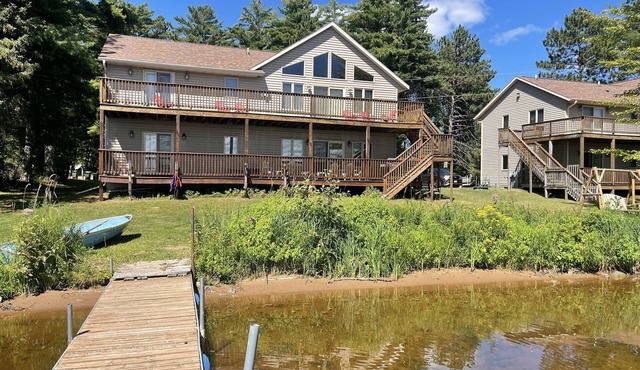 4 Bedroom, 2 Bath Upper and Lower Sleeps 14