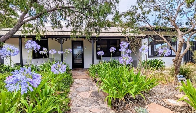 4 bedroom 2 Bathroom Aircon beach front Pet Friendly Kingscote/Brownlownwifi