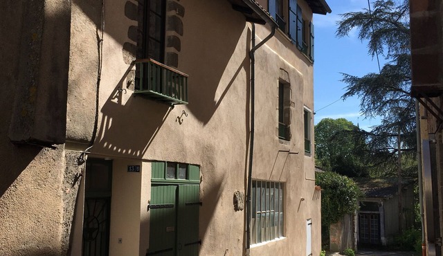 4 bedroom, 2 bathroom, medieval house in the heart of Confolens