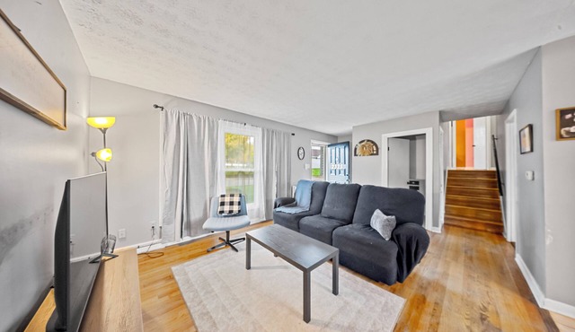 4-bedroom, 2-bathroom house with AC in charming Ashland