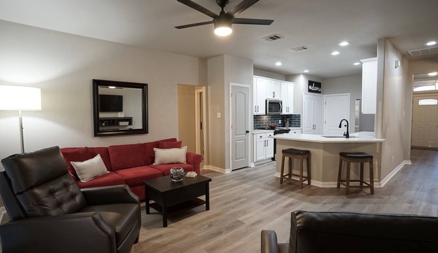 4 Bedroom-2 King Beds GREAT location, minutes to AT&T Stadium and DFW Airport!