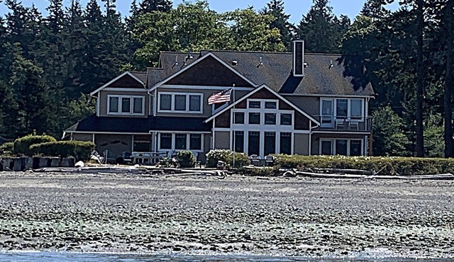 4-bedroom, 3.5-bath beachfront property on beautiful, serene Guemes Island.