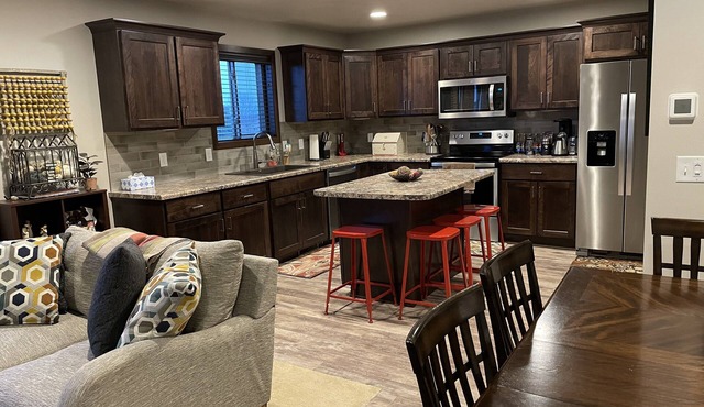 4 bedroom 3.5 bathroom townhouse in NW Sioux Falls. Sleeps 7-12 people.