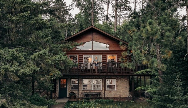 4 bedroom 3 bath beachside cabin with AC, Fast WiFi, Sauna, Yoga, Kayaks, Park