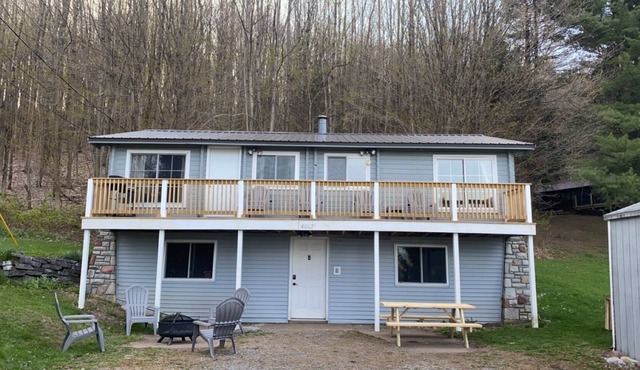 4 bedroom 3 bath cozy little cabin