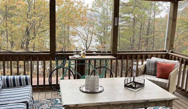 4-bedroom 3 bath vacation home Lake Front with a Hot Tub pavilion & bunk house
