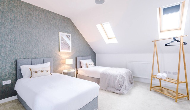 4 Bedroom 3 Bathroom Contractor Home MCR