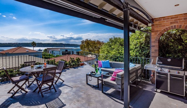 4 bedroom 3 bathroom home in Vaucluse with stunning harbour views