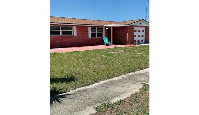 4 Bedroom 3 bathrooms s Villa with heated pool