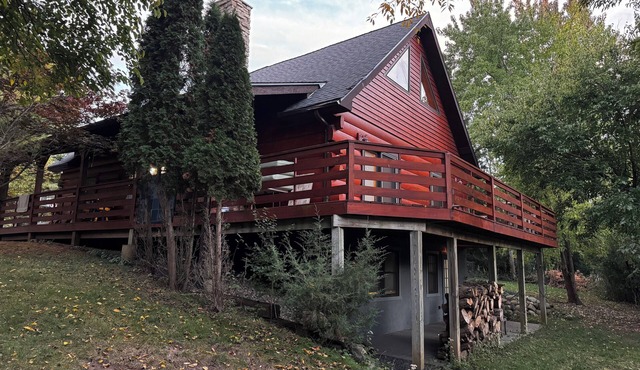4-bedroom 3 full bath, house in amazing Lake Geneva with AC.