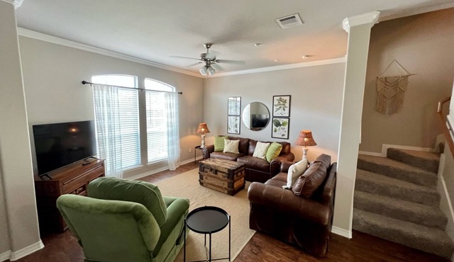 4 bedroom/4.5 bath luxury condominium 1 mile from the Texas A&M campus