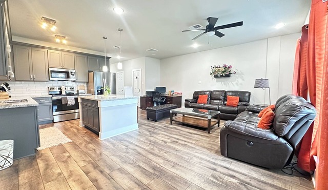 4 Bedroom/4.5 Bathroom, Unit A Newly Built - Med Center/NRG/Downtown/UH