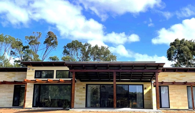 4 Bedroom 4 Bathroom Spacious Luxury New Home Private Location Minutes to Beach