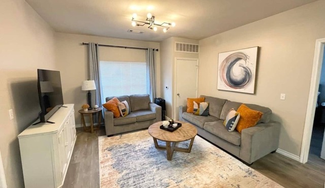 4 Bedroom/4 Bath Condo- 2 Blocks From Campus
