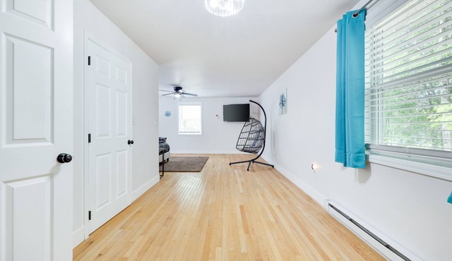 4 Bedroom, 4 Bath; Hot Tub/Grill; Play Pool/arcade/Tennis;Lake Beach;EV