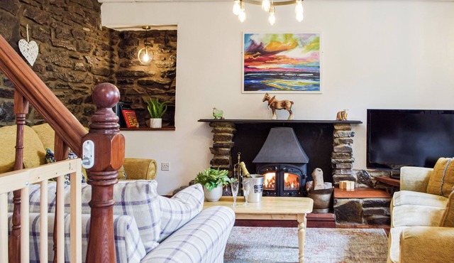 4 bedroom accommodation in Pwll near Llanelli