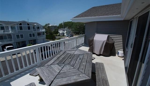 4 bedroom accommodation in Beach Haven Gardens