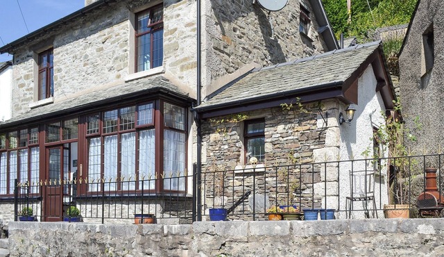 4 bedroom accommodation in Lindale, near Grange-over-Sands