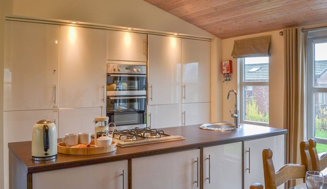 4 bedroom accommodation in Newton-on-Derwent, near York